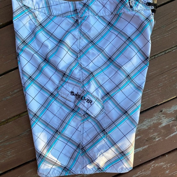 💕HP💕Quicksilver Men’s Board Shorts blue and white - Picture 5 of 9